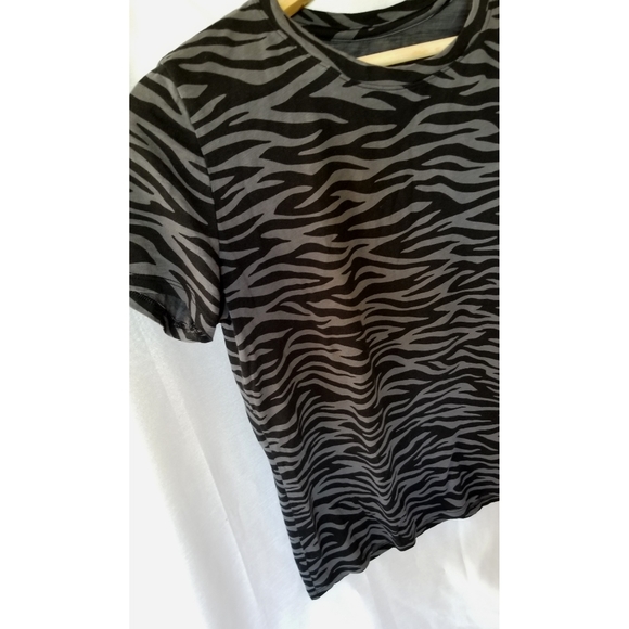 VS PINK Tee Shirt - Picture 2 of 6